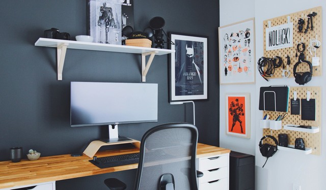 gambar contoh kombinasi warna kontras di ruang kerja