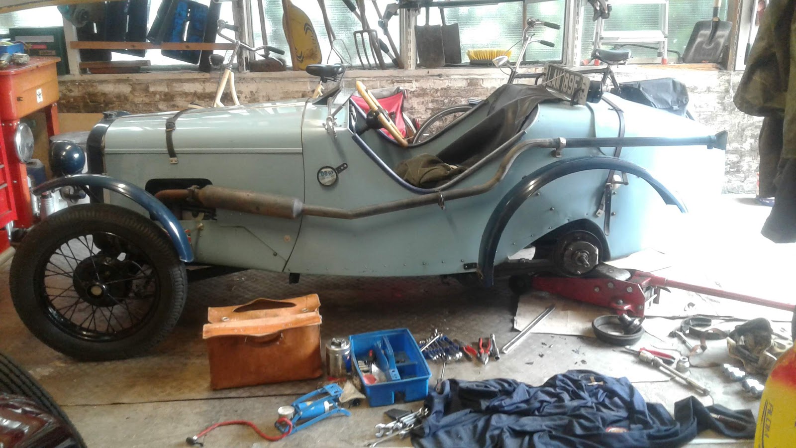 RustyDaytrips.nl Austin Seven Wonky Wheel Nut