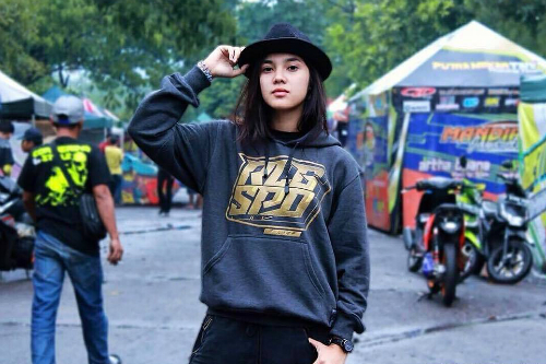 Raya Kitty: Raya Kitty Sebelum Jadi Artis