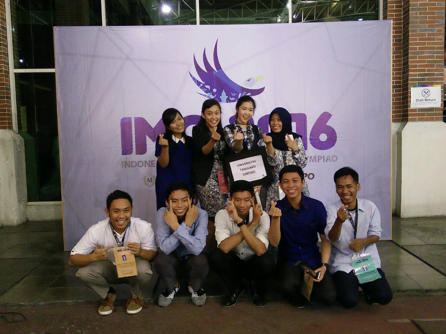 54+ Gambar Pemandangan Ada Orangnya