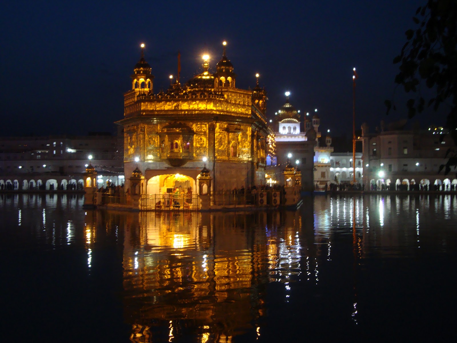 slow train to Singapore: The golden temple, Amritsar