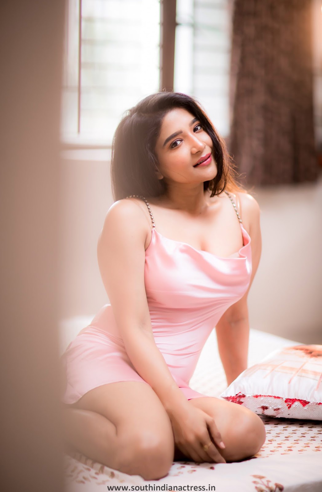 Sakshi Agarwal in pink satin night wear photos Sakshi-Agarwal-1-2