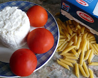https://comidacaseraenalmeria.blogspot.com/2020/05/macarrones-con-requeson-y-tomate.html