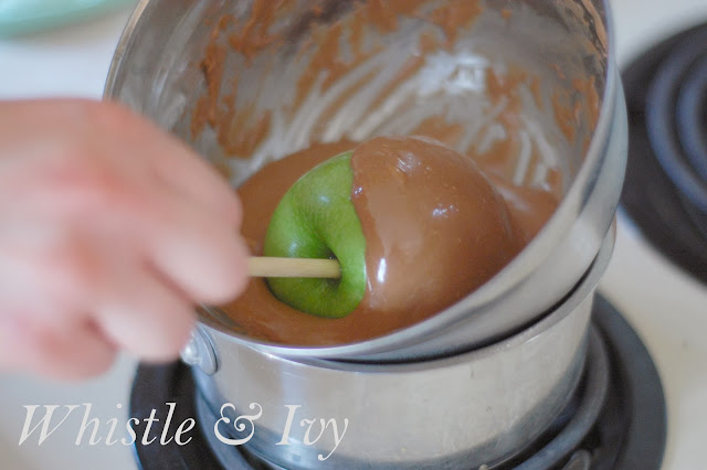 Milky Way Caramel Candy Apples with Snickers and Spooky Eyeball Punch Drink Halloween Party