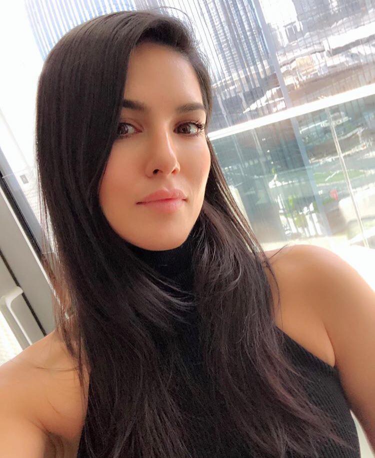 Bollywood Actress Sunny Leone Latest Photoshoot Pics | CineHub