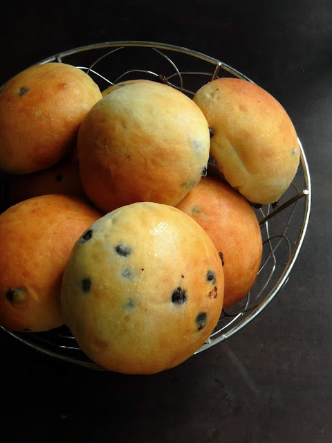 Chocolate Chips Buns, Eggless Chocolate Chips Buns Chocolate Chips Buns, Eggless Chocolate Chips Buns