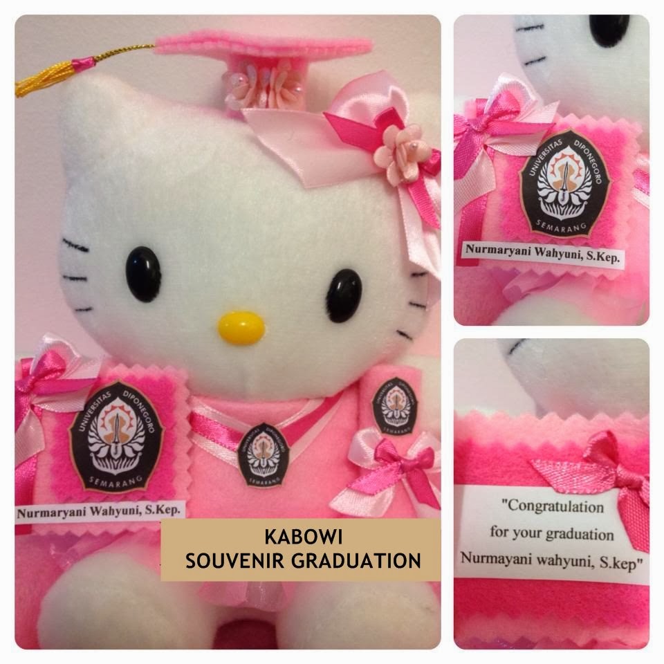 KABOWI PRODUSEN BONEKA WISUDA  PLAKAT Souvenir Graduation 