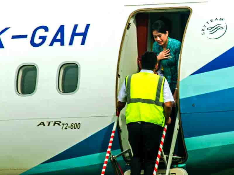 Pengertian Lengkap Flight Attendant Adalah Dan Apa Saja Tugas Tugasnya Ishabripedia Us