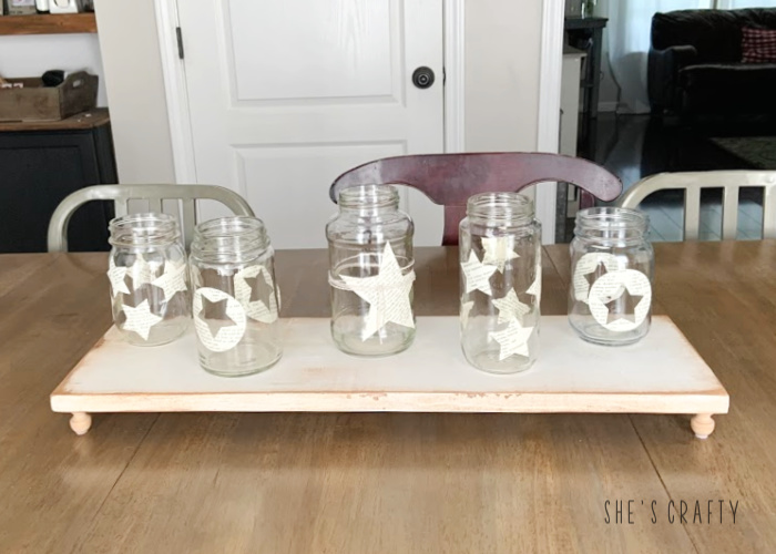 How to make a centerpiece for your table with stars from book pages using repurposed supplies