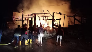 Tiga Unit Warung di Ranto Peureulak Aceh Timur Ludes Terbakar November 16, 2020