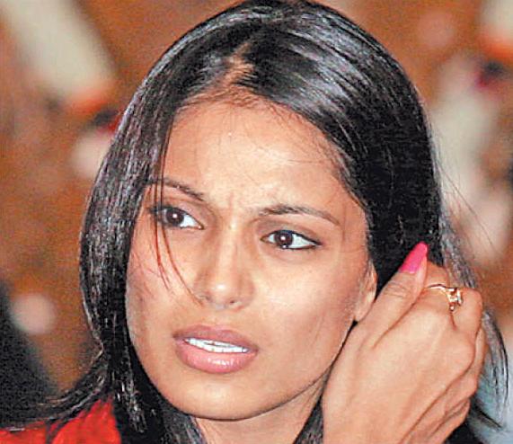 Bipasha Basu without Makeup | Super Photos