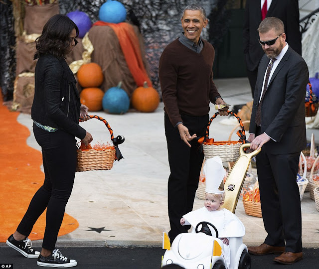 Check out this toddler dressed as Pope at White House Halloween party