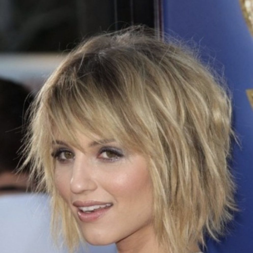 MEDIUM SHORT HAIRSTYLES 2023 FEMALE - QUICK AND EASY TO STYLE