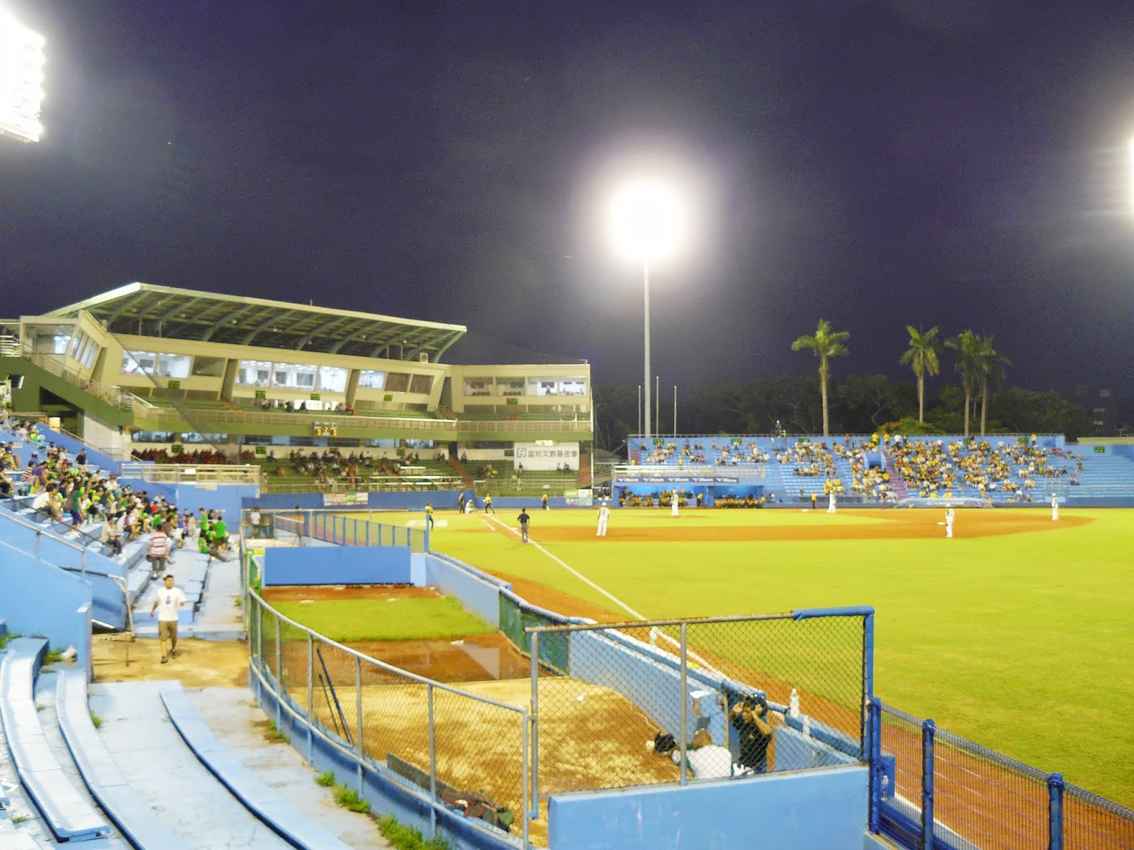 Chaos and Kanji: Baseball in Taiwan: A CPBL Game in Taichung