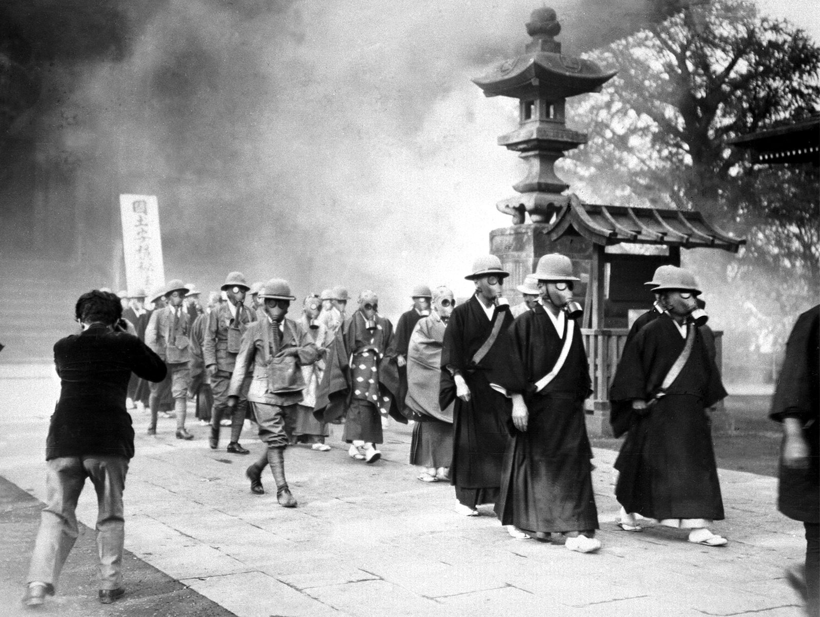Япония после великой. Остров Идзу Япония. Сада Япония 1936. Асакуса Токио.
