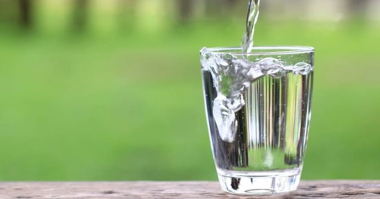 Syarat Air Minum Yang Aman di Konsumsi Untuk Keluarga - Reva Pedia