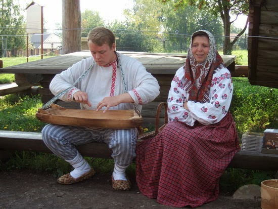 FolkCostume&Embroidery: Overview of the Folk Costumes of Europe