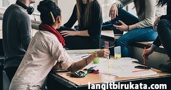 Kata Kerja Aksi Dalam Bahasa Inggris Yang Perlu Diketahui Langitbirukata Com