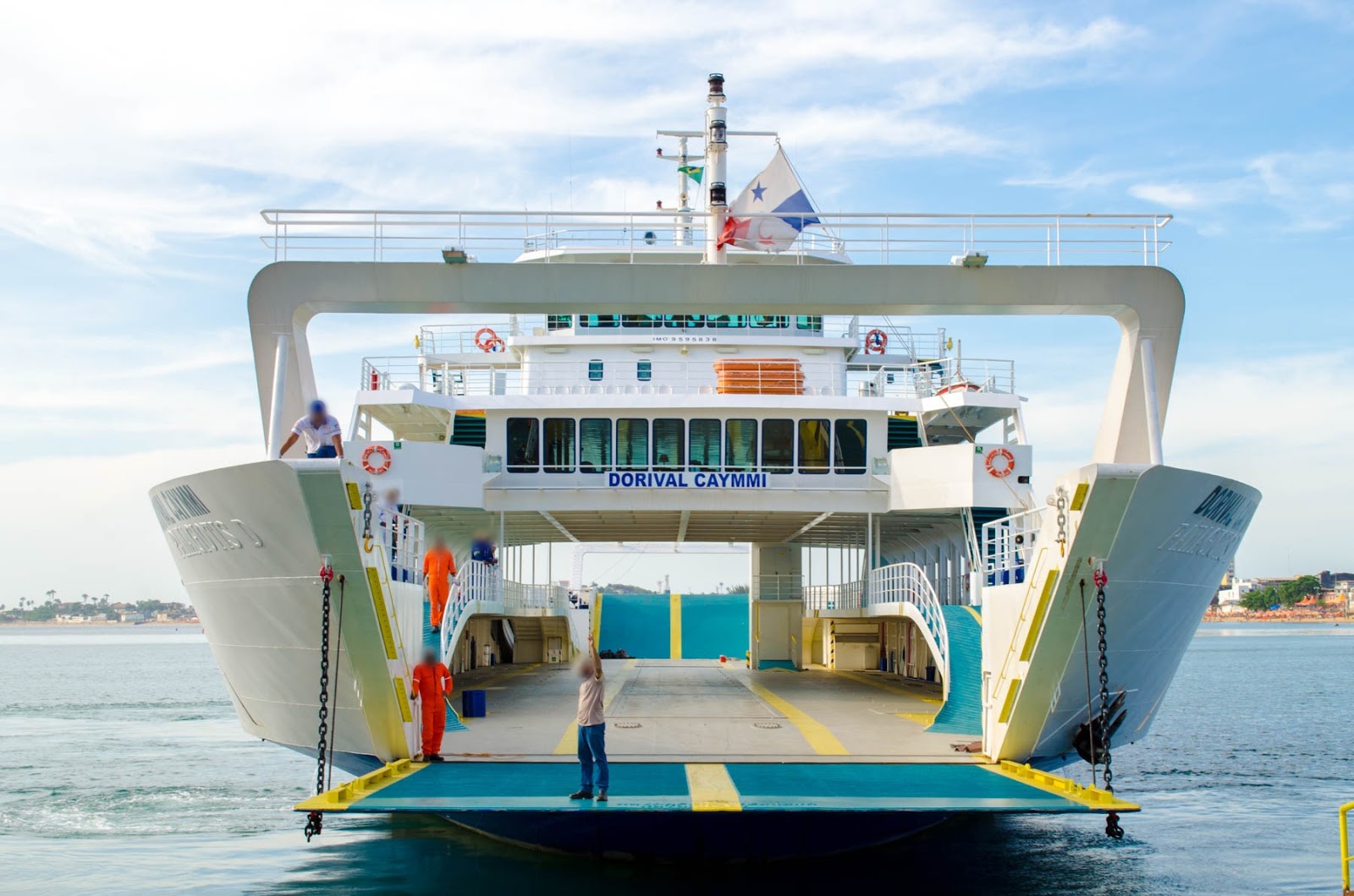 Ferry boat- паром. баржа самоходная речная. желтая лодка. понтон - пр 100, стотонная баржа-аппарель. лодка паром.