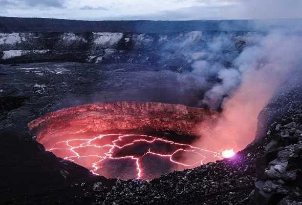 what-is-Volcano-Definition-ما-هو-تعريف-البركان