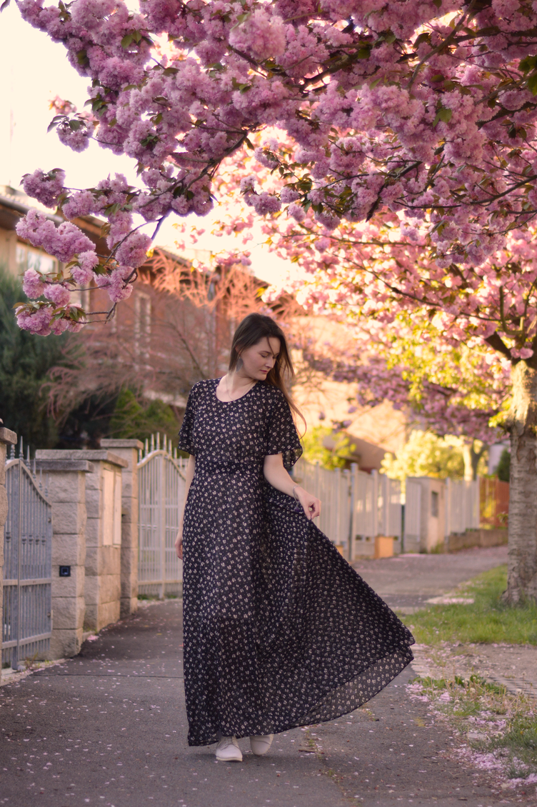 období sakur, cherry blossom season, handmade summer dress, grecian maxi dress, georgiana quaint, czech blog