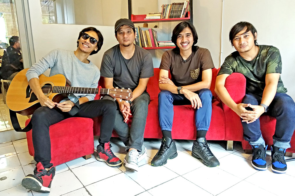 Download Mp3 Lagu Sheila On 7 Terlengkap Dan Terhits