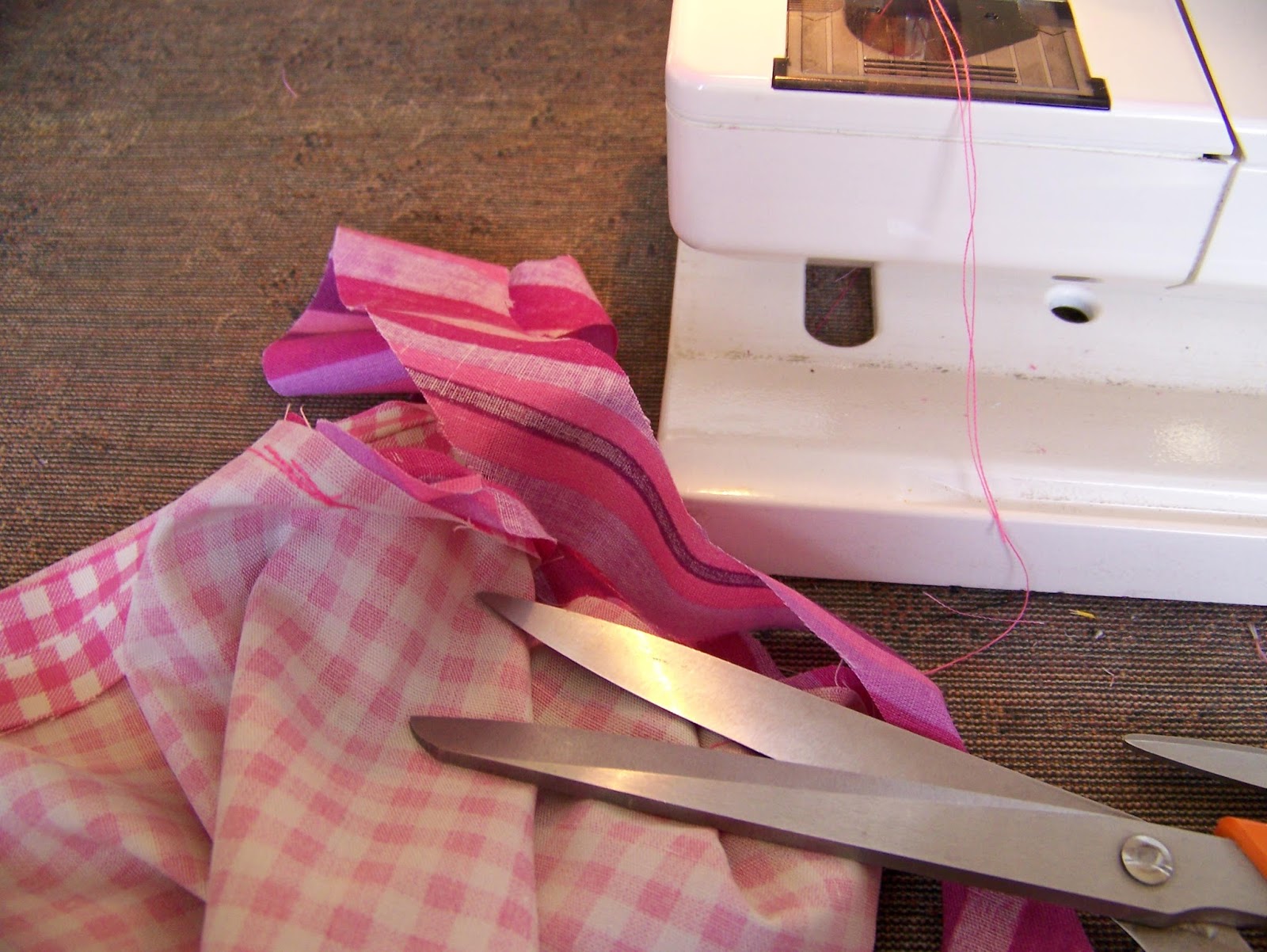 A Pretty Talent Blog Make a Round Scatter Cushion