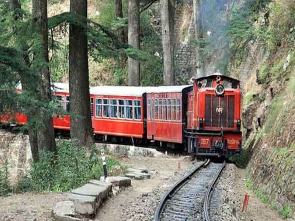 Corona epidemic hit: Himdarshan toy train running on Kalka-Shimla track was stopped until further orders, 8 months later in October