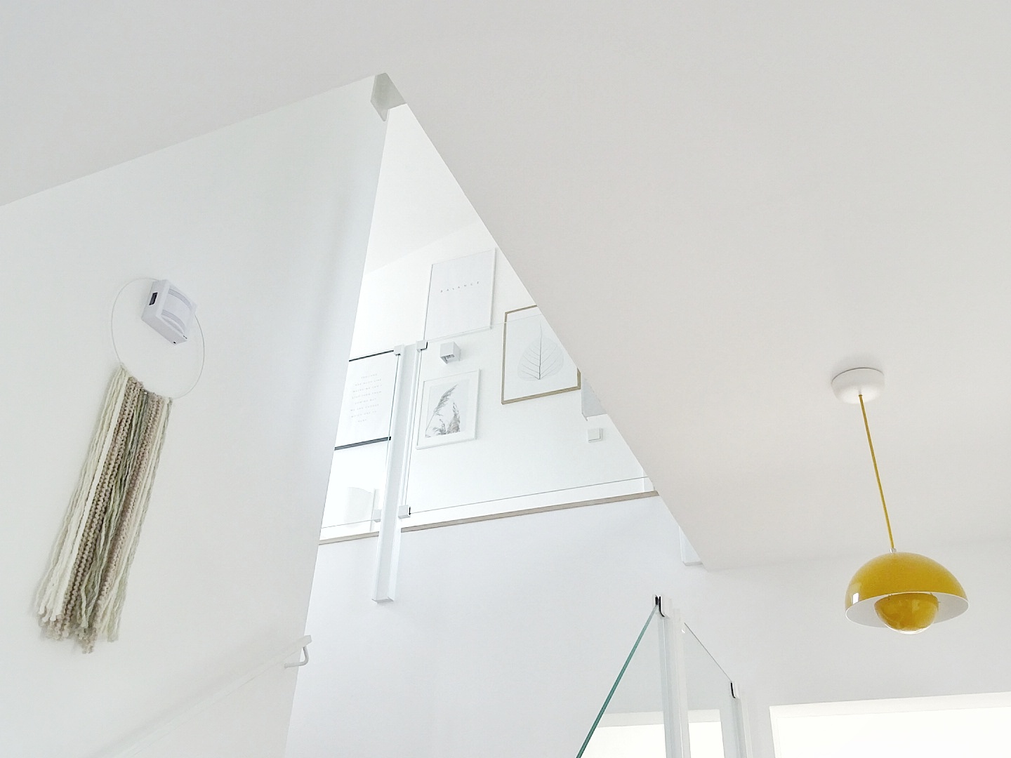 Eine Bilderwand im skandinavisch-minimalistischen Stil - https://mammilade.blogspot.de Eine Bilderwand im skandinavisch-minimalistischen Stil - https://mammilade.blogspot.de