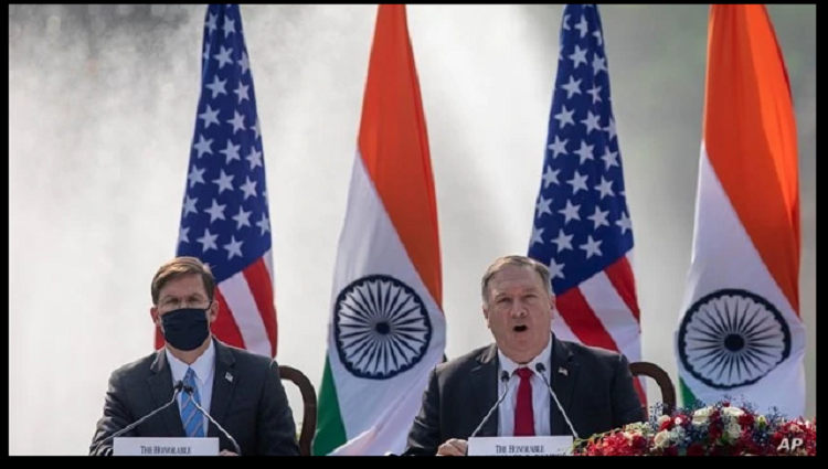 El secretario de Estado Mike Pompeo y el secretario de Defensa Mark Esper en una rueda de prensa tras la firma del acuerdo con la India / AP