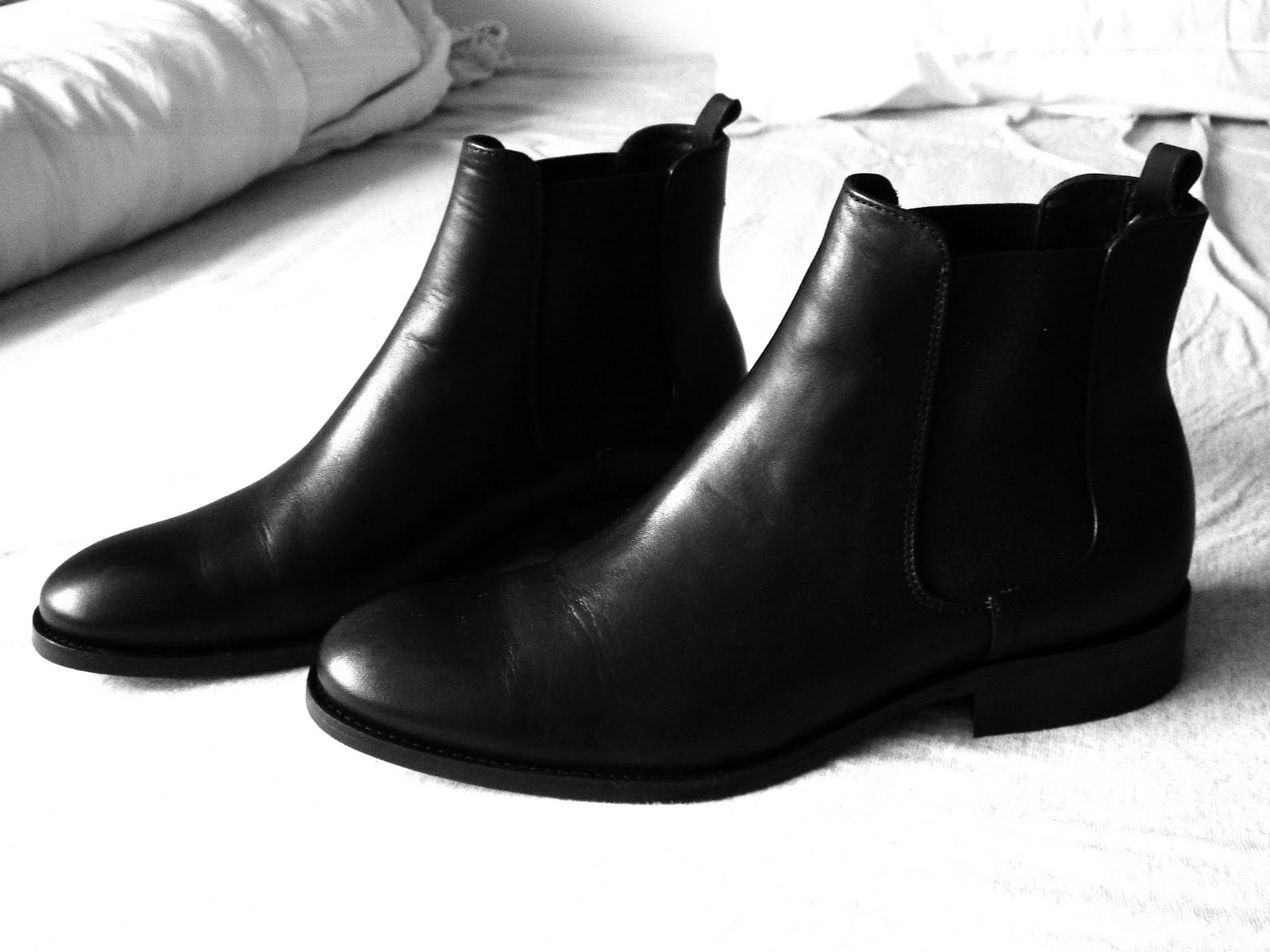 iN FLUX. Chelsea Boots