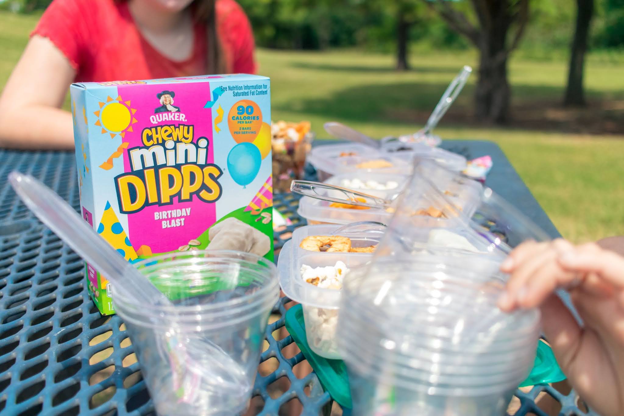 Lunchbox Dad Using Quaker Chewy Mini Dipps in new Birthday Blast