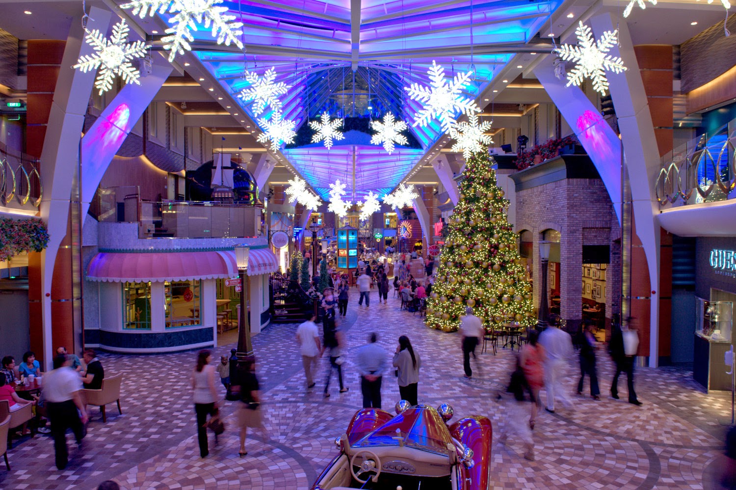 Royal Caribbean celebrates Christmas in July