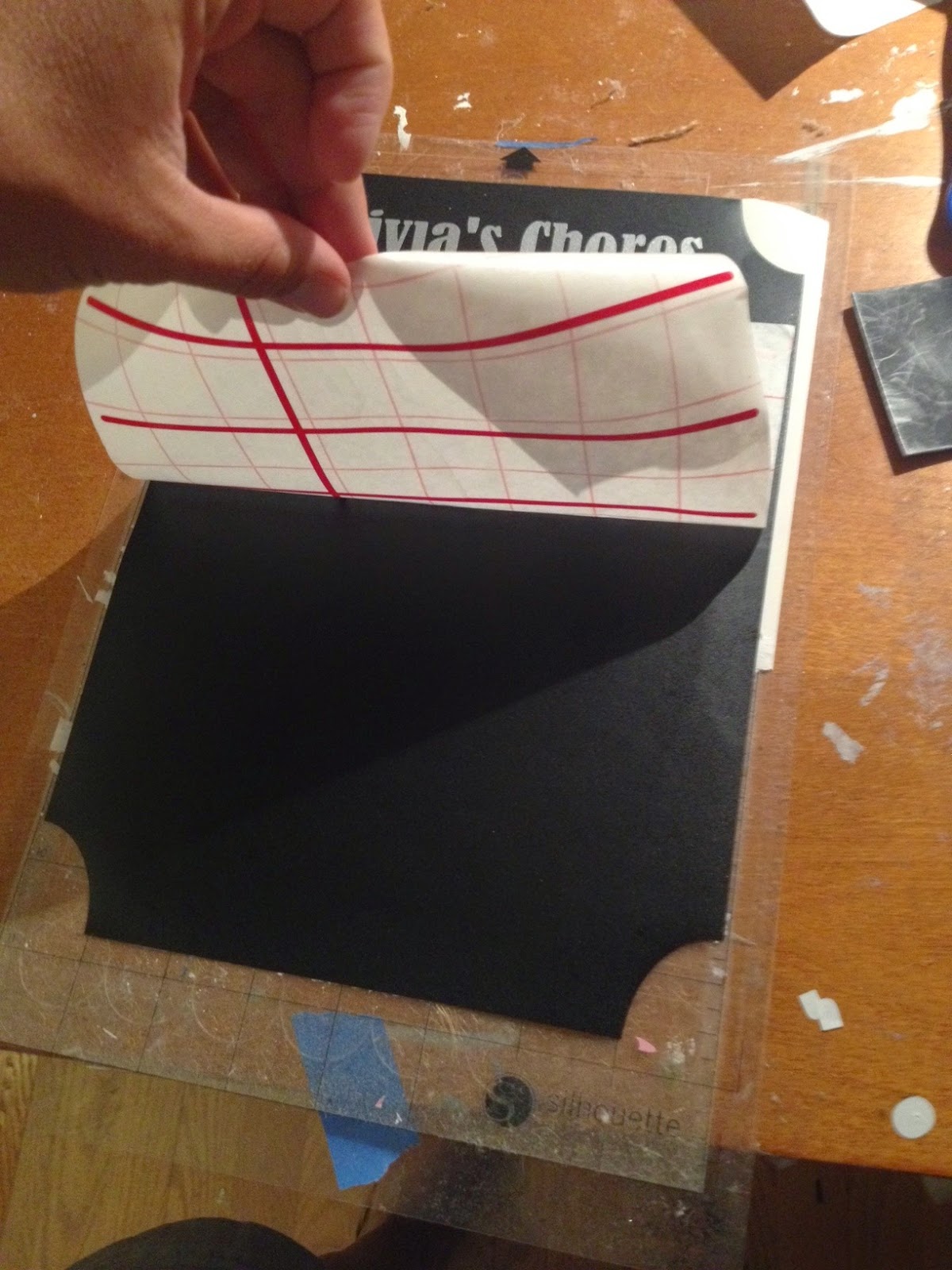 hinge method, Silhouette tutorial, chalkboard vinyl, cutting mat, Adhesive vinyl
