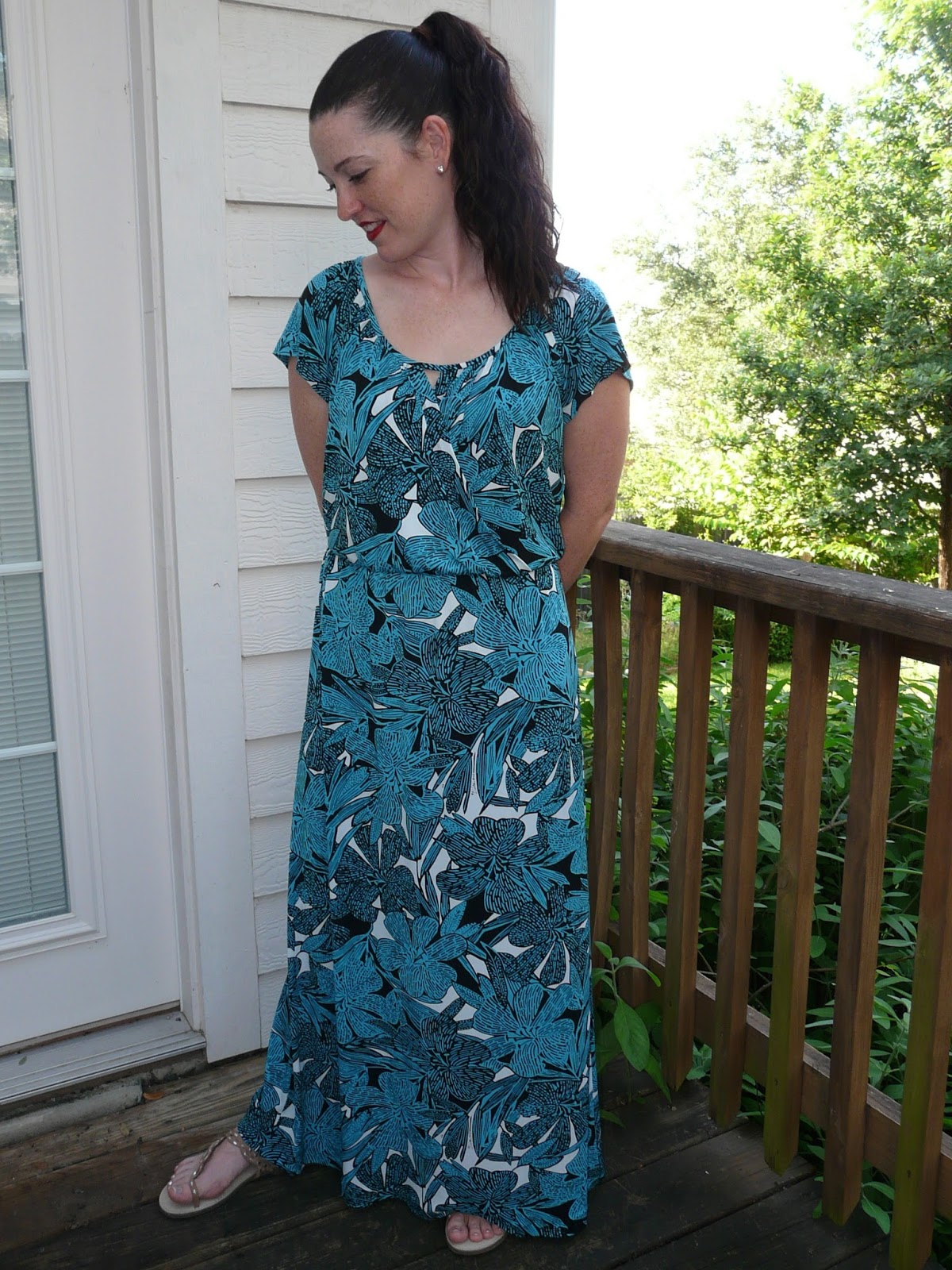 Amanda's Adventures in Sewing: Vogue 1352 - Turquoise knit maxi