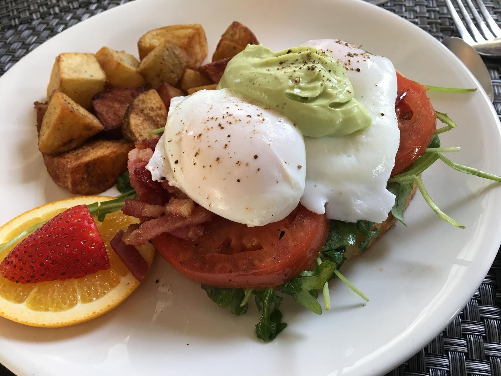 Oregon Transplant: BLT Poached Eggs with Avocado Hollandaise