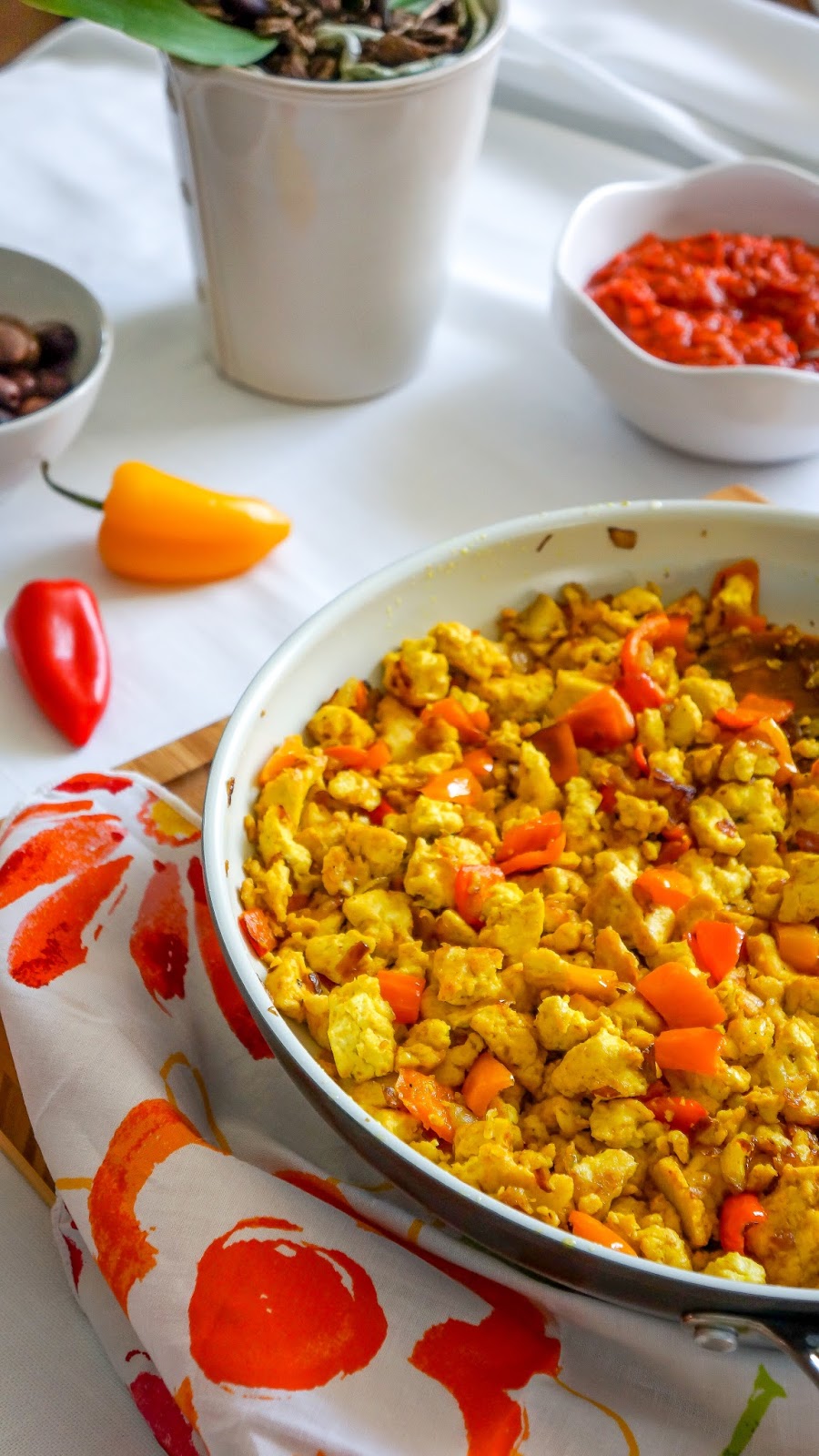 Tofu scramble with peppers Tera Solara