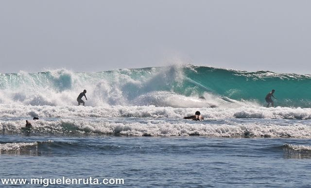 Surferos-Uluwatu-ola