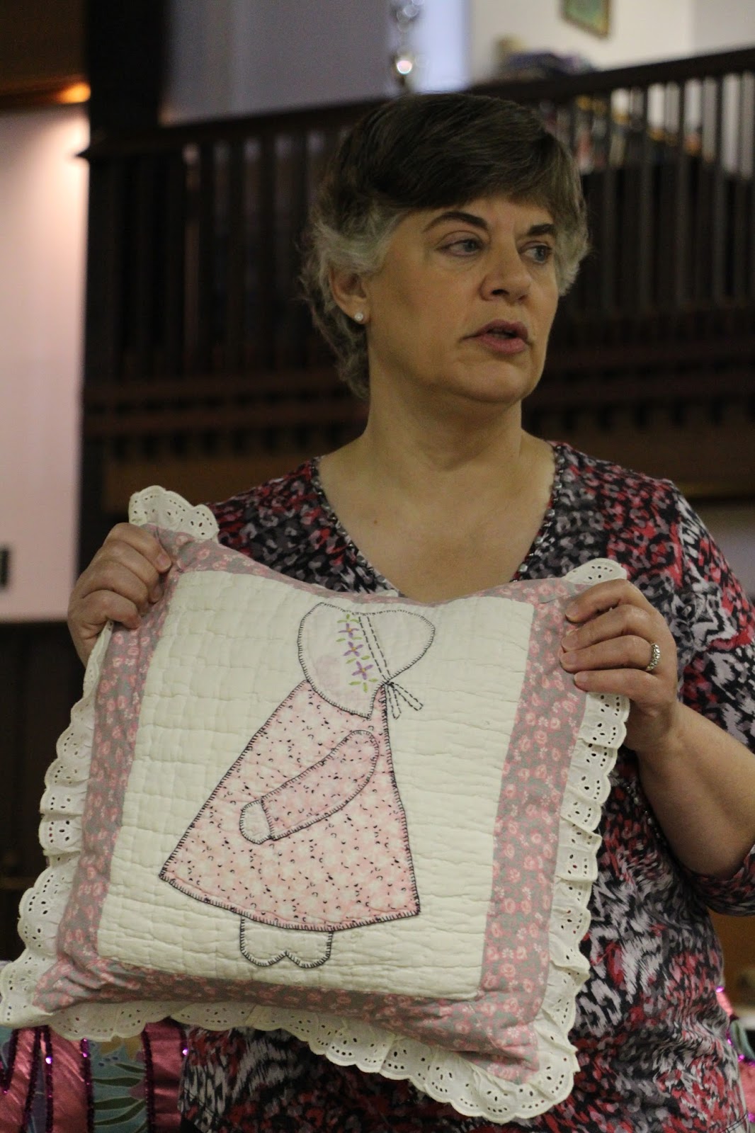 Anchorage Log Cabin Quilters, Inc. Program"Pillow Talk"