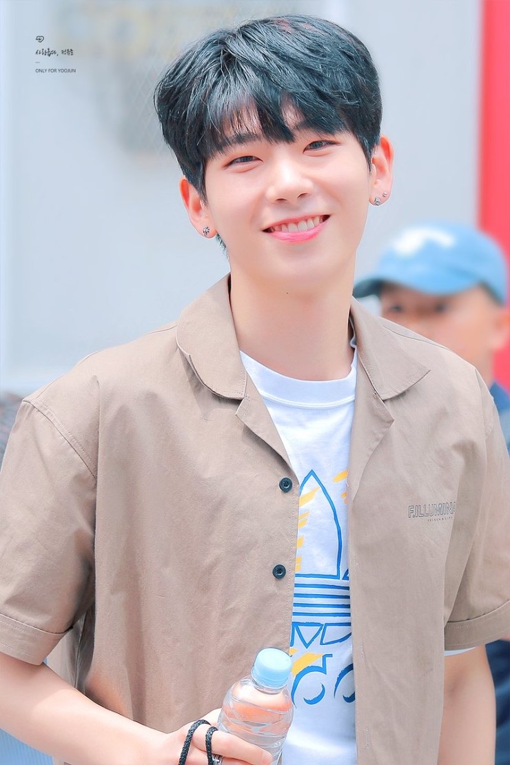 우진영 박우담 그룹 개인별 컨셉포토 모음 + 주말 홍대 사진 | 인스티즈