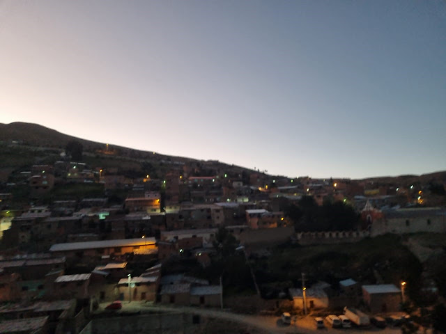 Bick auf San Miguel de Aullagas - Colquechaca. Bick auf San Miguel de Aullagas - Colquechaca.