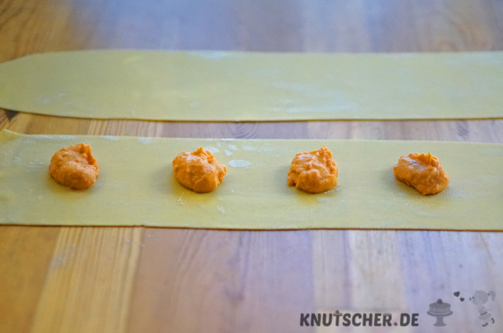 knutscher.de: Süßkartoffel-Ziegenkäse-Ravioli knutscher.de: Süßkartoffel-Ziegenkäse-Ravioli