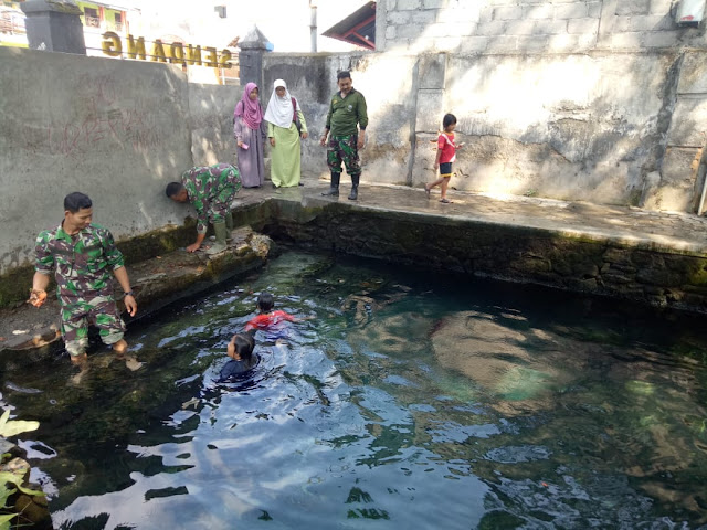 Satgas TMMD Reg 105 Datangi Sendang Bulus Jimbung, Nikmati Kesegaran Airnya   