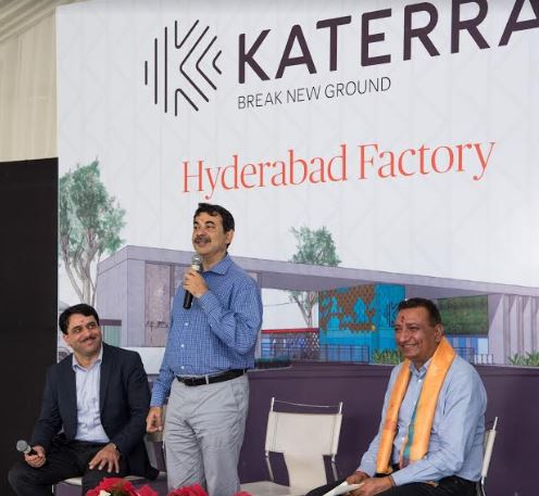 Right to left_Mr. Ash Bhardwaj, Sri Jayesh Ranjan, Principal Secretary to Govt of India and Mr. Ravi Bhat, Head of Operations, India and Middle East, Katerra Right to left_Mr. Ash Bhardwaj, Sri Jayesh Ranjan, Principal Secretary to Govt of India and Mr. Ravi Bhat, Head of Operations, India and Middle East, Katerra