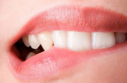 Cara Mudah Mengatasi Masalah Bibir Kering dan Hitam