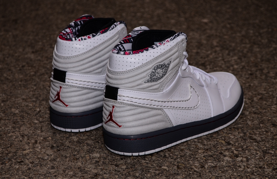 Air Jordan 1 Retro ’93 “Bugs Bunny” Freshly Laced