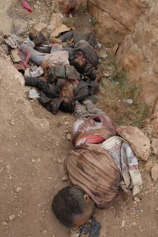 الجيش اليمني يقتل خمسة عناصر من القاعدة تنكروا بزي نساء، بينهم اثنين سعوديين