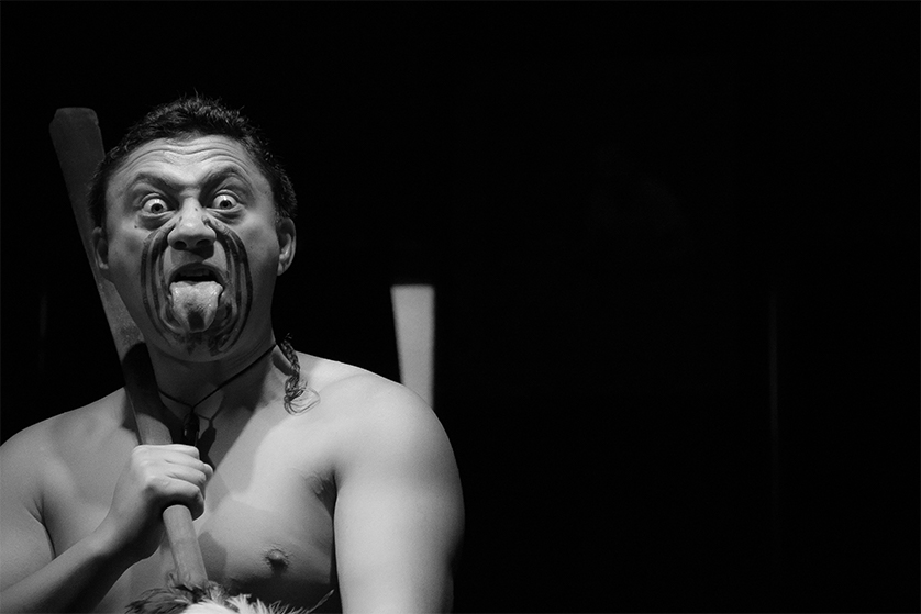 Maori haka, popularizado pelo time de rúgbi All Blacks.