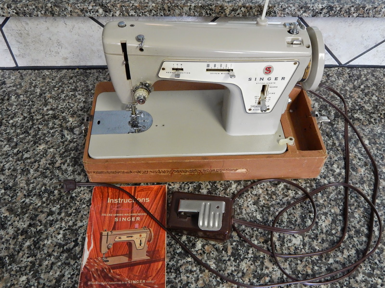 Hayley's Little Place sewing machines and sewing stretchy fabric