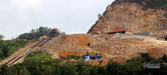 Ngổn ngang công trường phá núi xây chùa Lũng Cú 800 tỷ: Khu du lịch tâm linh mới